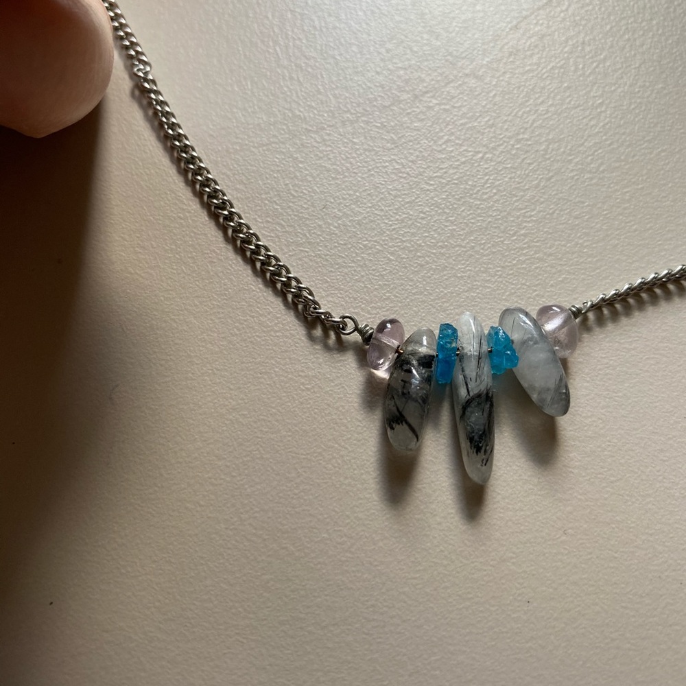 🪐🪐Beautiful stone necklace
